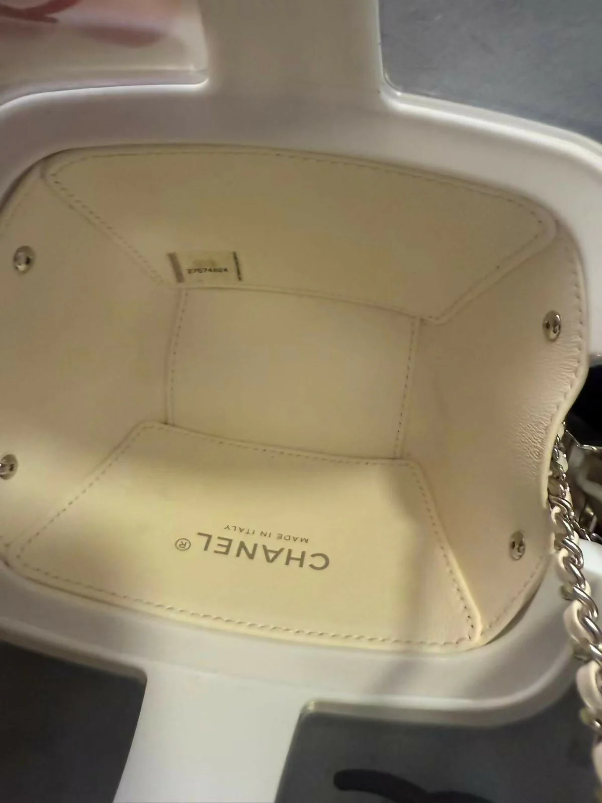 Chanel Fall-Winter 2019 Ski Gondola Minaudiere - Image 6