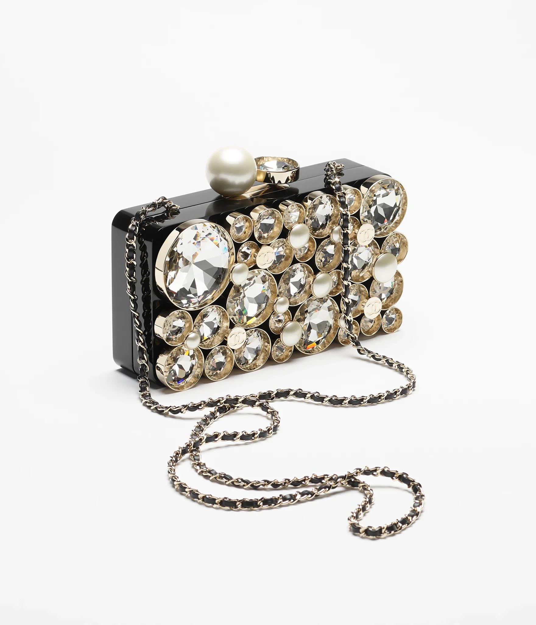 Chanel Fall-Winter 2025/26 oversized rhinestones, pearls, and double C jewels evening bag - Image 6