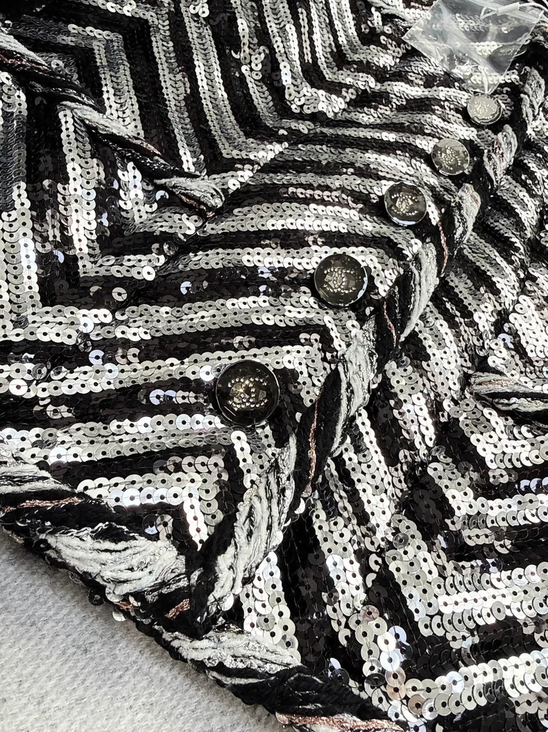 Chanel 21K Black and White Sequined Oversized Jacket - Image 3