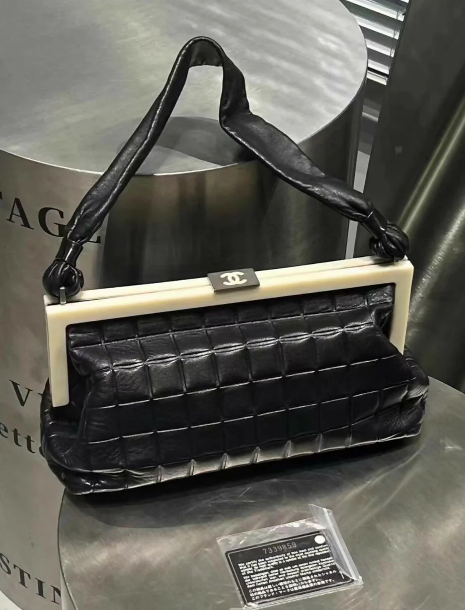 Chanel Vintage Black chocolat bars clutch - Image 2