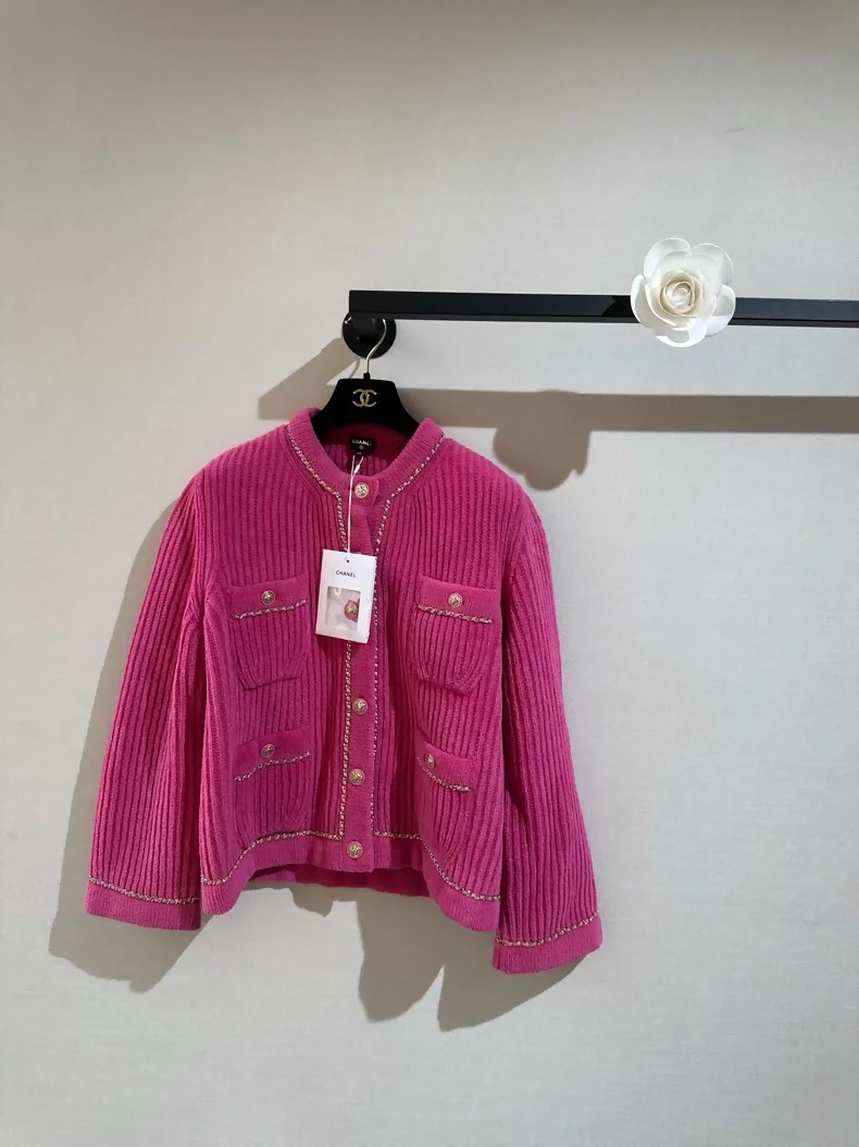 Chanel 22b fuchsia chain cardigan