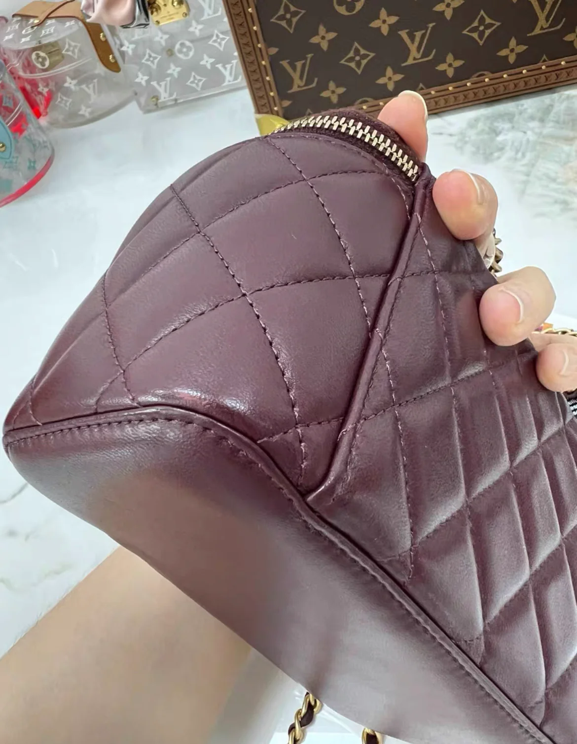 Chanel gold ball mini case chain bag in burgundy - Image 6