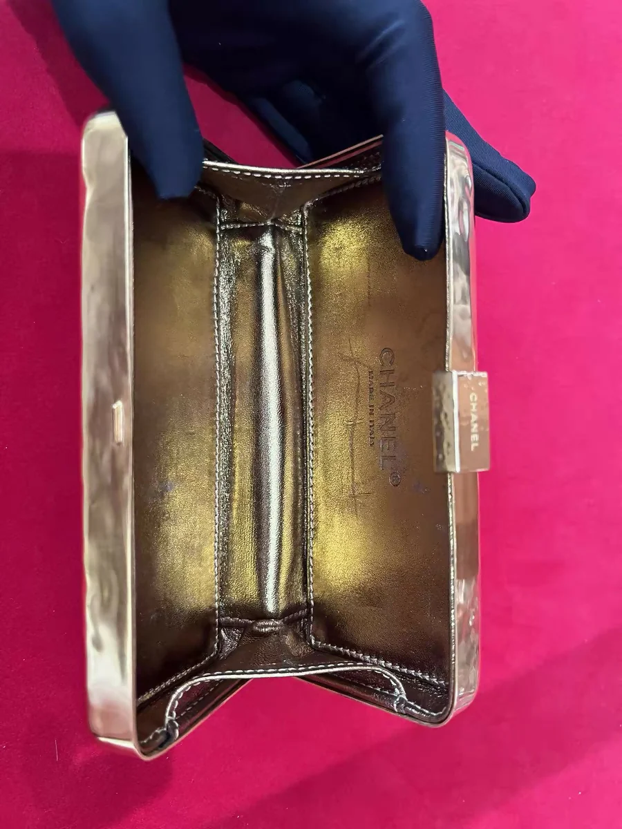 Chanel Hammered Gold Metal Bullion Bar Minaudière Clutch Gold Hardware - Image 7