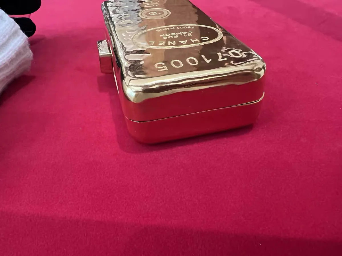 Chanel Hammered Gold Metal Bullion Bar Minaudière Clutch Gold Hardware - Image 9