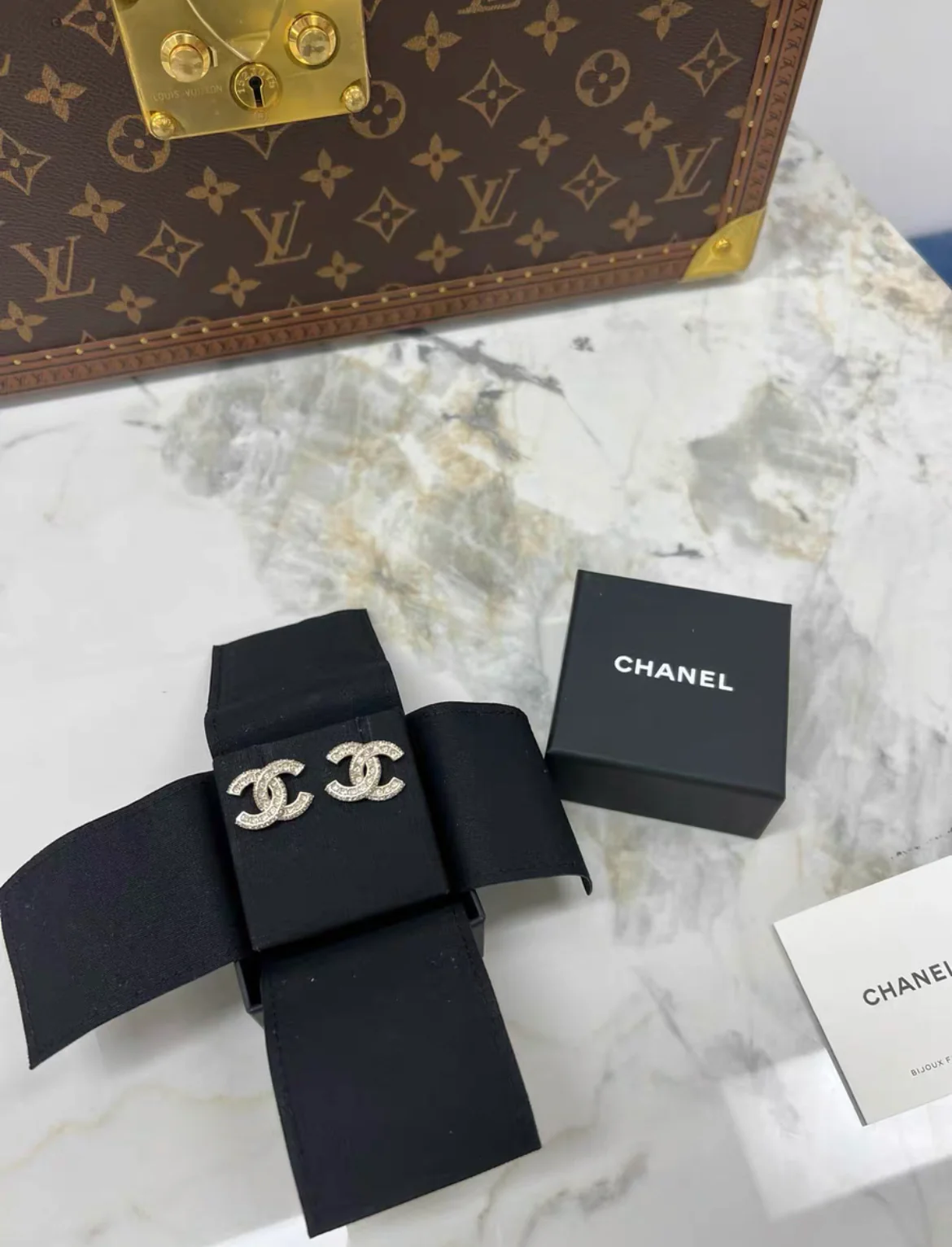 Chanel Gold Double C With Rhinestone earrings 2023 - Image 3