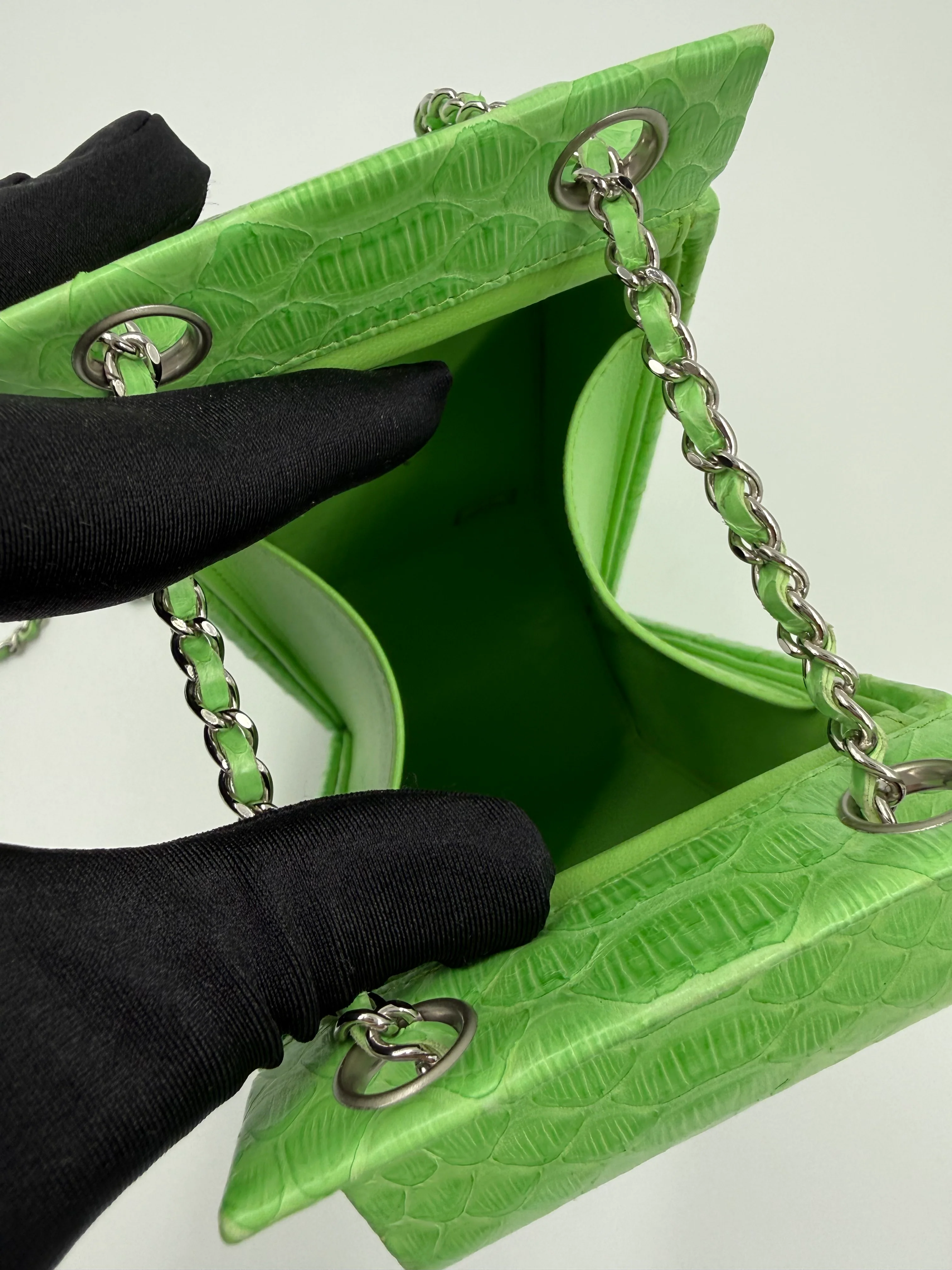 Chanel Green Python “Lait de Coco” Milk Carton Minaudière – Fall/Winter 2014 Supermarket Collection - Image 10