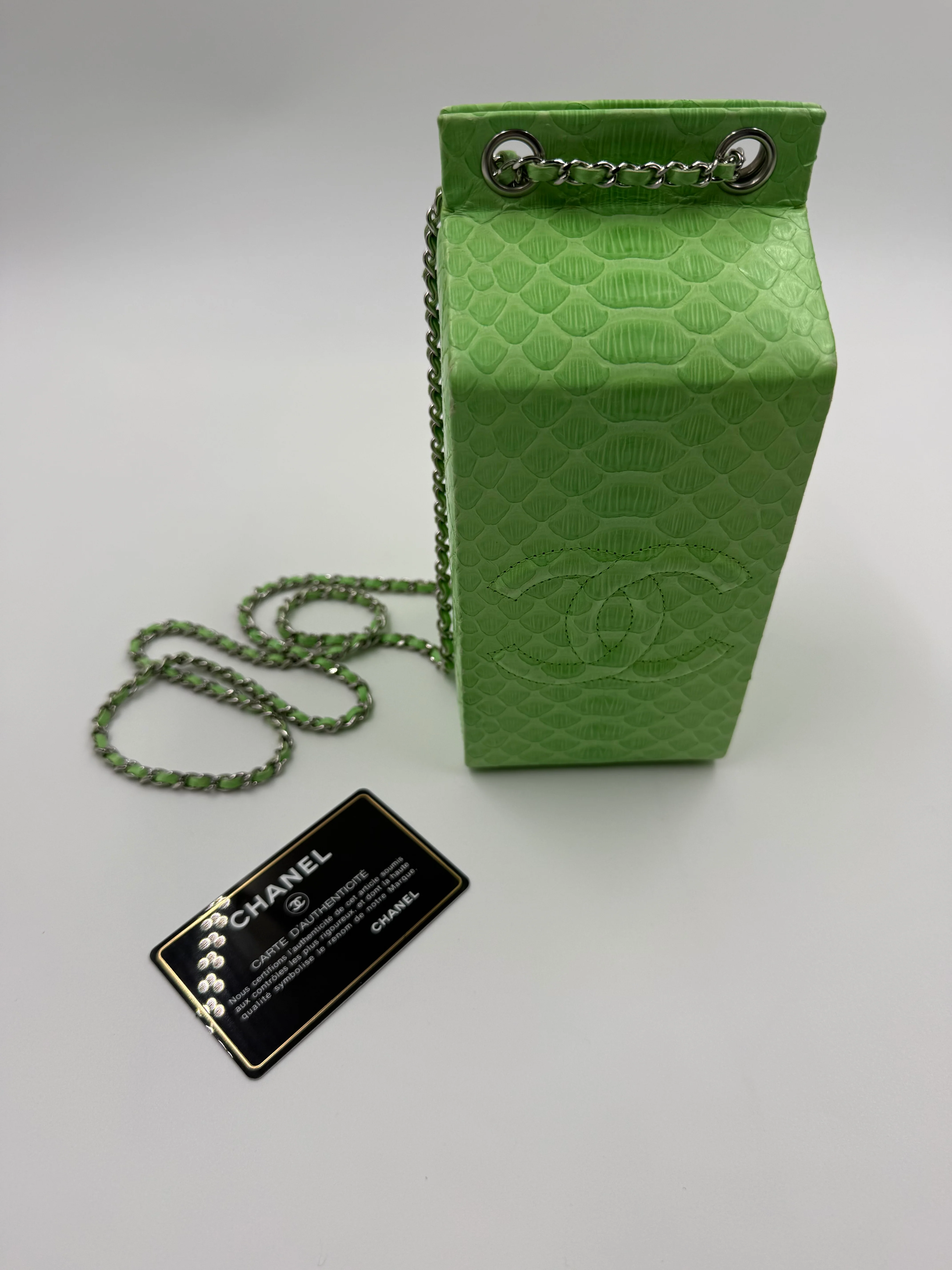 Chanel Green Python “Lait de Coco” Milk Carton Minaudière – Fall/Winter 2014 Supermarket Collection - Image 9
