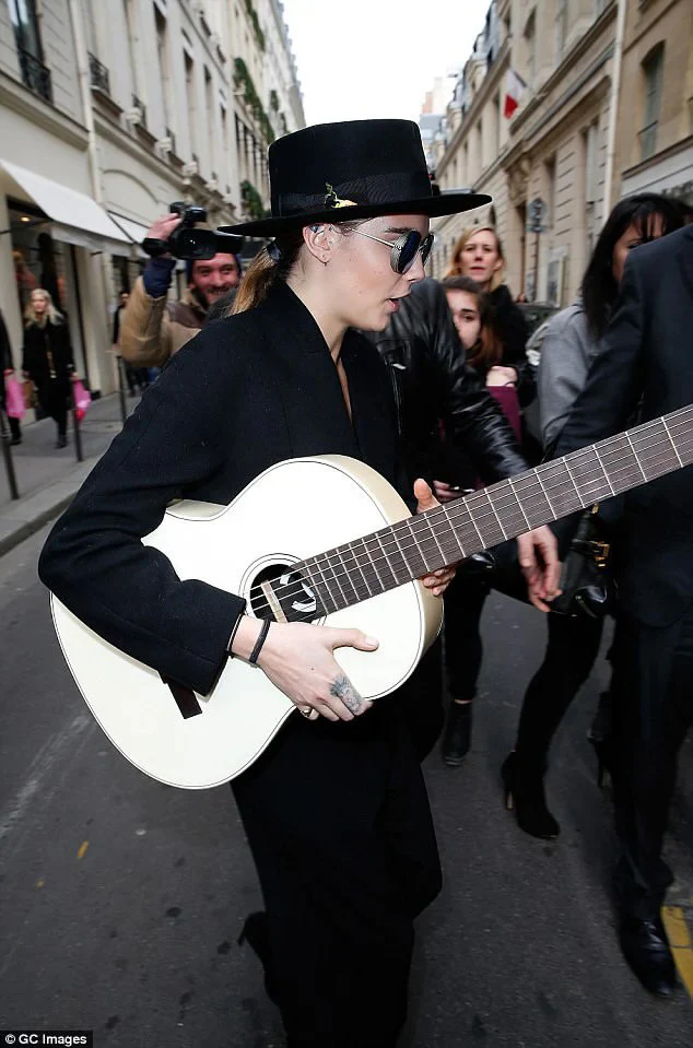 Rare Chanel Guitar 2009 Limited Edition - Image 6