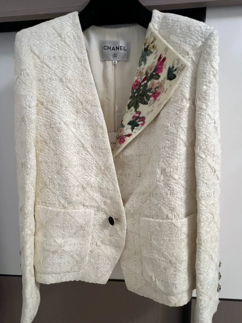 Chanel 21A ecru tweed flowers embroidery jacket - Image 5