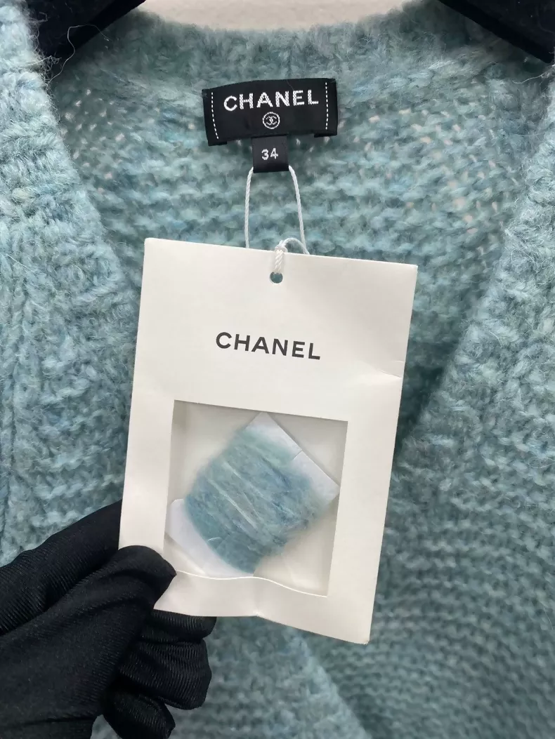 Chanel 21k baby blue wool cardigan - Image 3