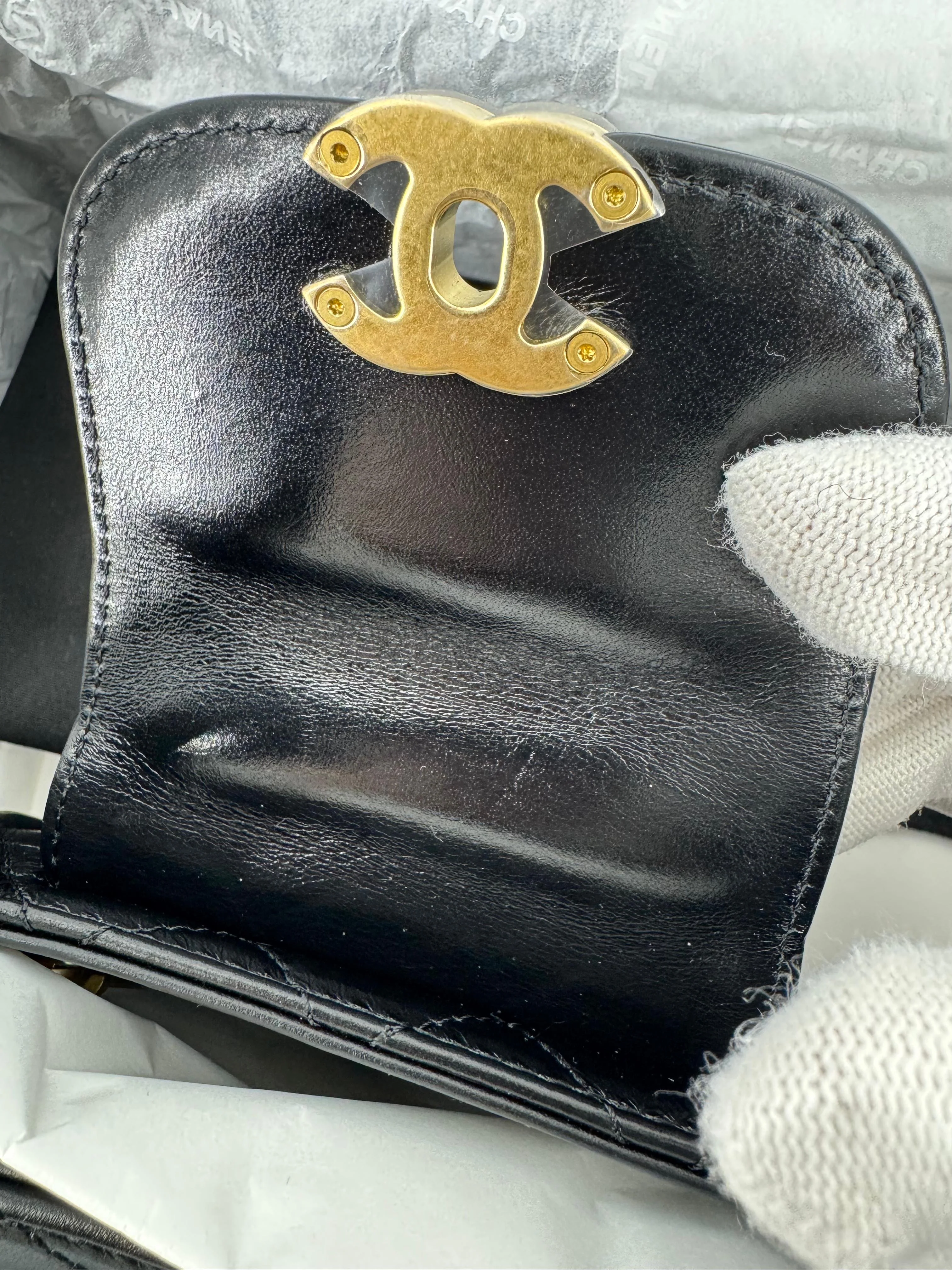Chanel kelly Bag in Black leather gold hardware - Image 3