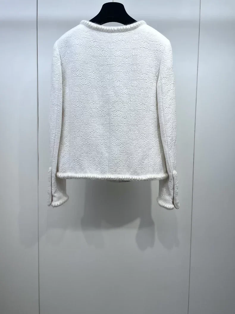 Chanel 21A white ecru tweed Jacket - Image 2