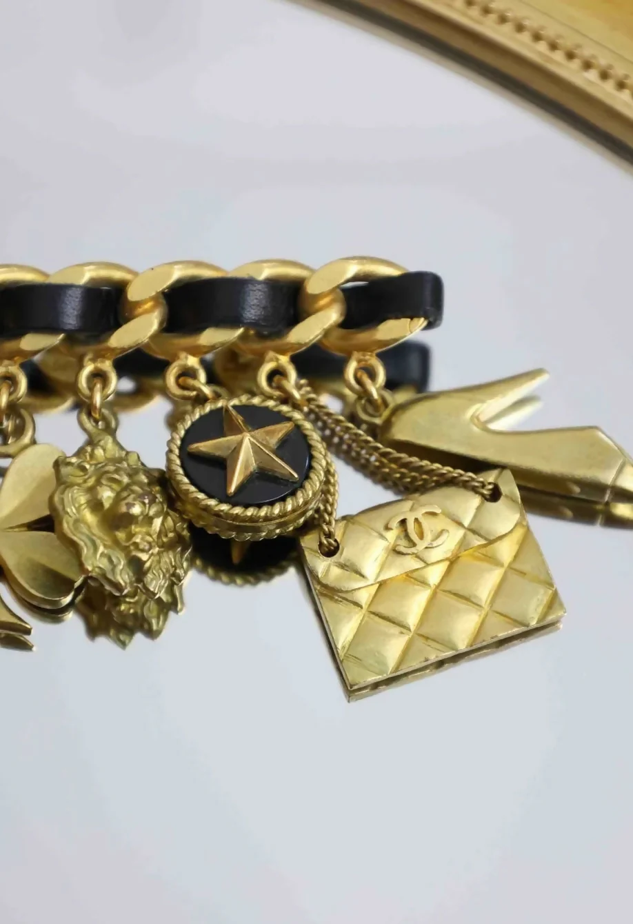 Chanel leather chain pendant brooch - Image 2