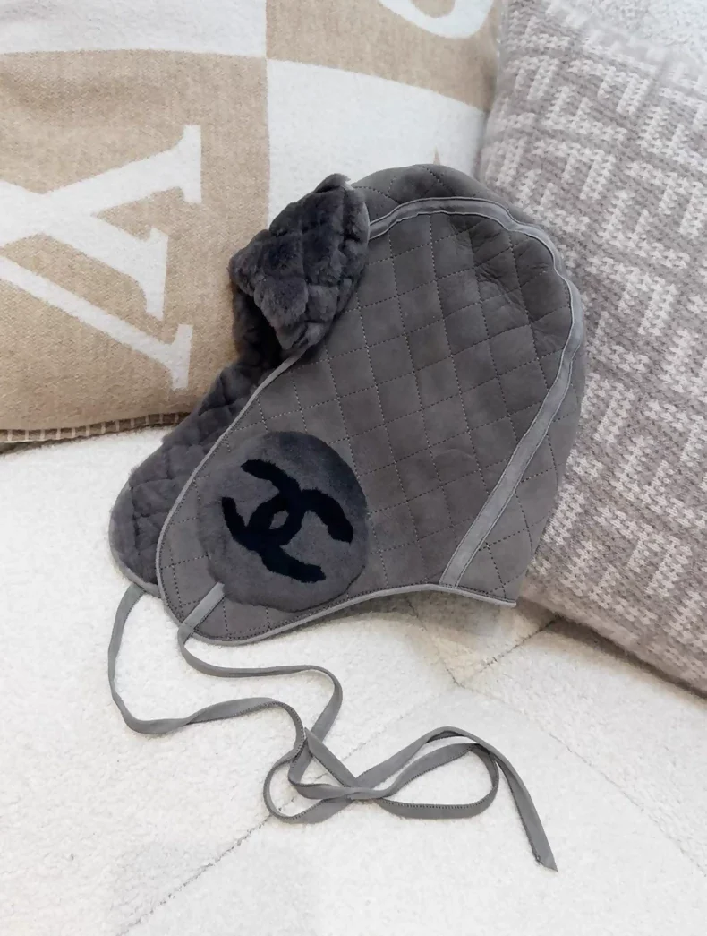 Chanel Gray hat - Image 3