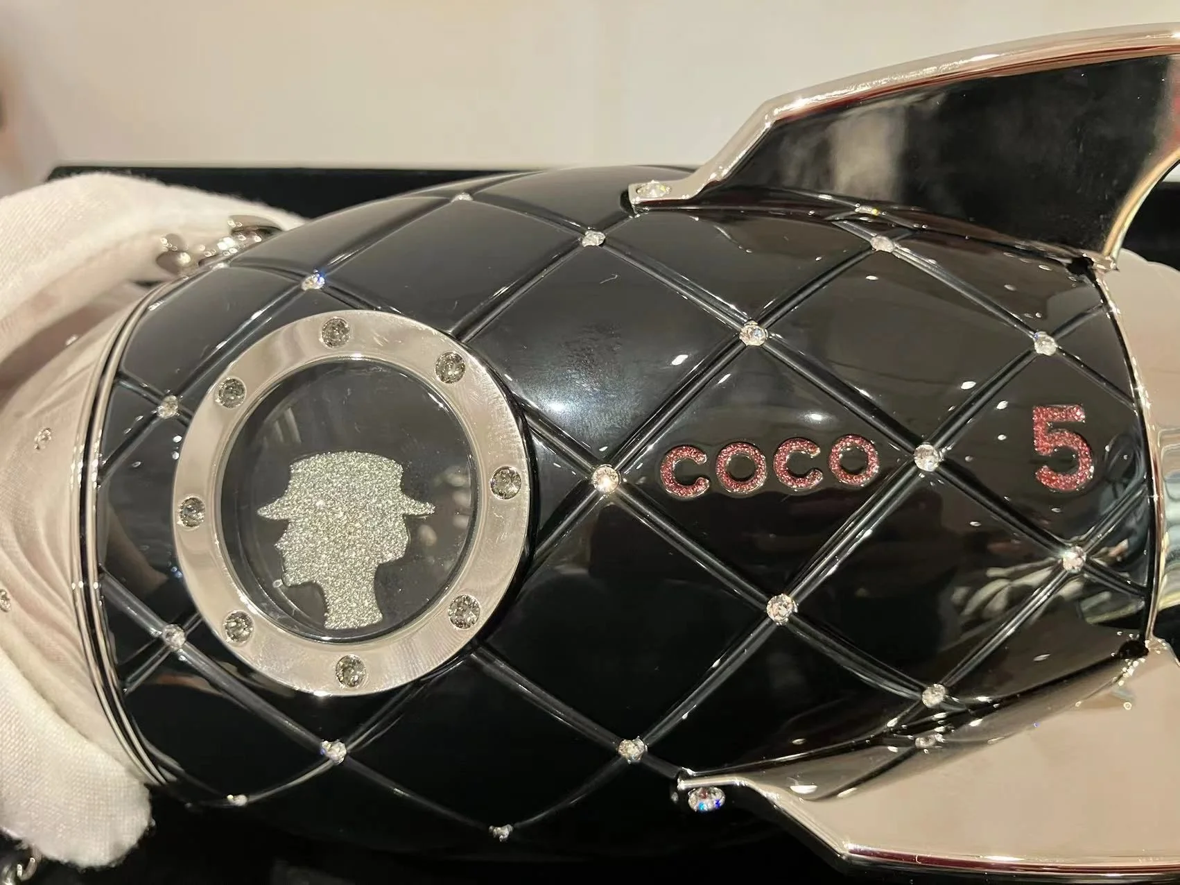 Chanel Limited Edition Plexiglass Crystal Rocket Ship Minaudière Clutch Black 2017 - Image 4