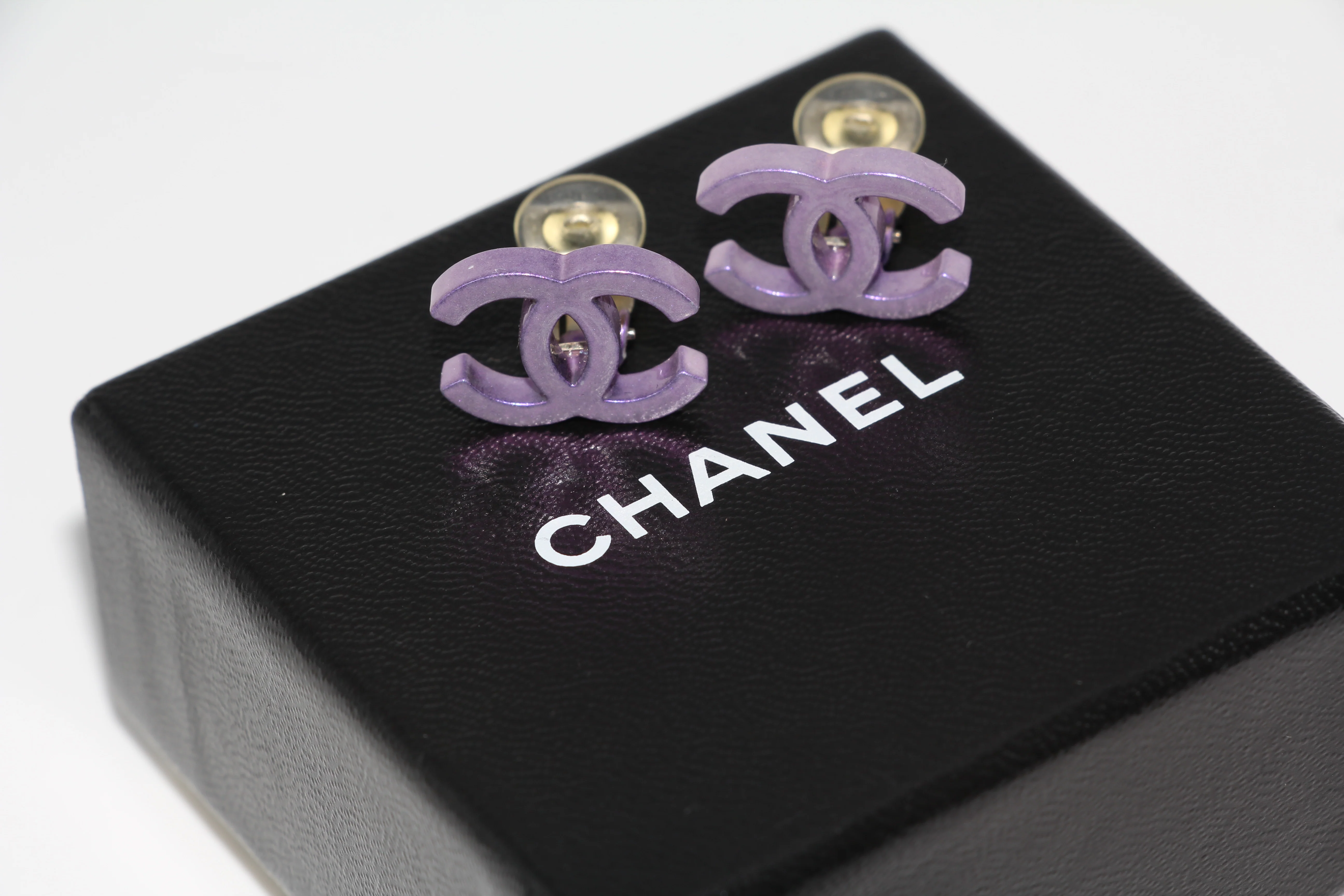 Chanel Logo Earrings Purple - Image 2