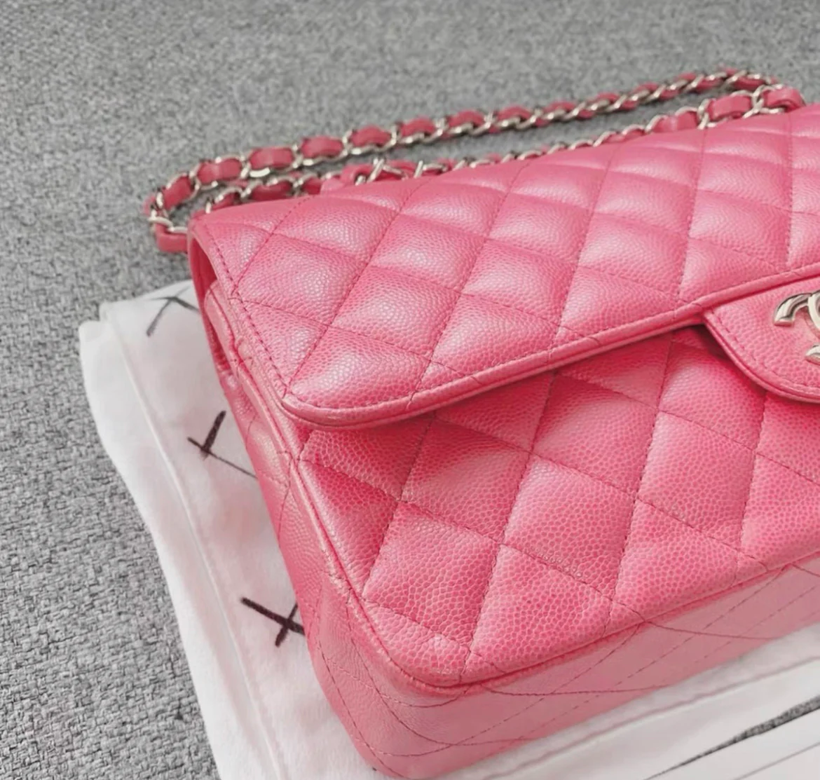 Chanel Medium Classic Double Flap Bag in Bubble Gum Pink Caviar - Image 5