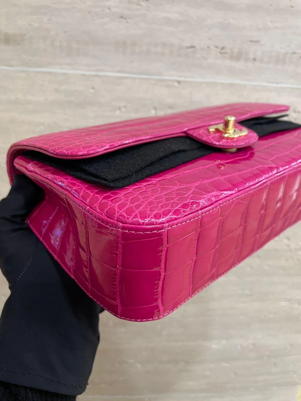 Chanel Medium Pink crocodile Alligator Flap Bag Gold Hardware - Image 31