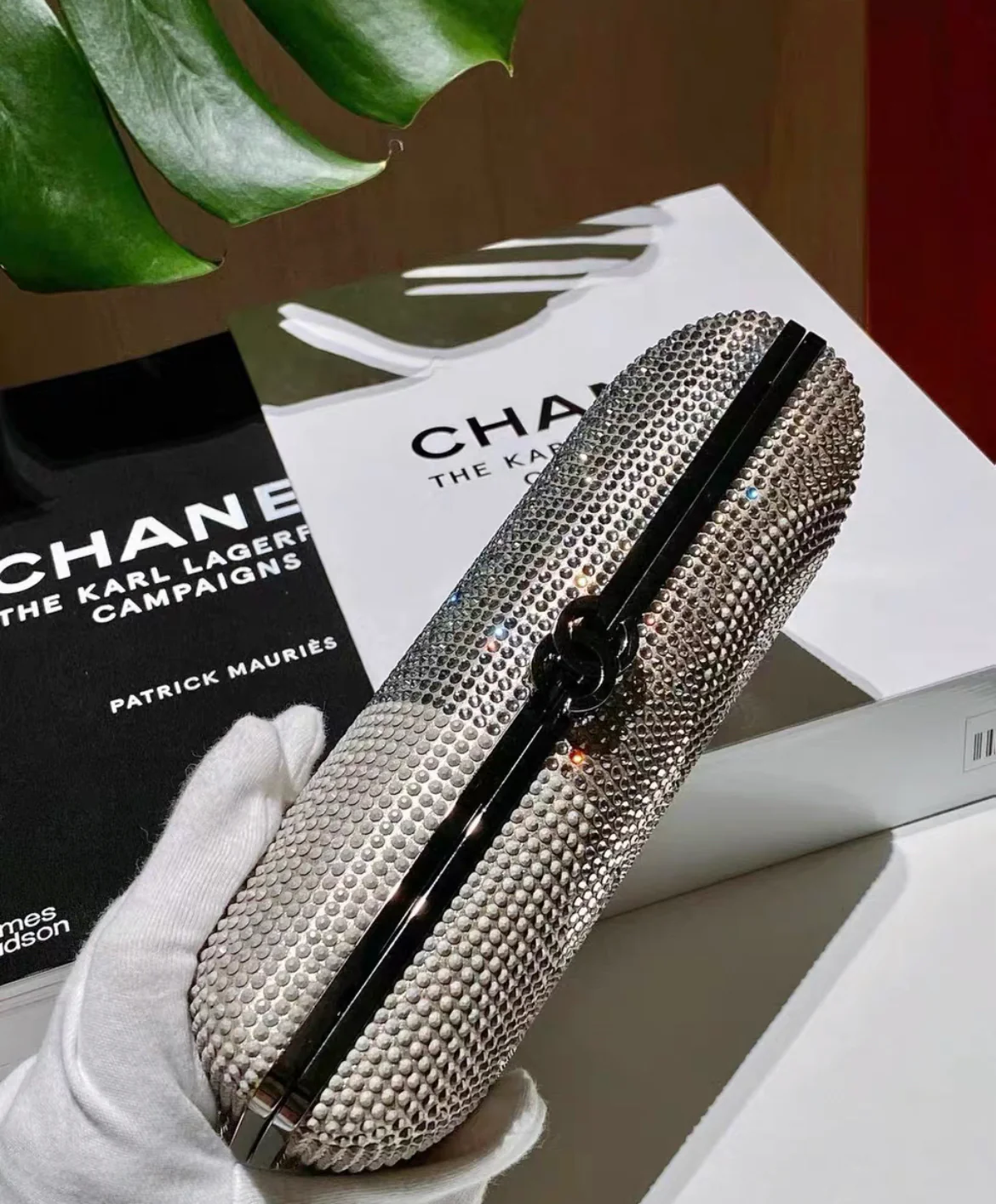Chanel Metallized Lambskin Embellished with Strass Paris-Dallas Clutch - Image 6