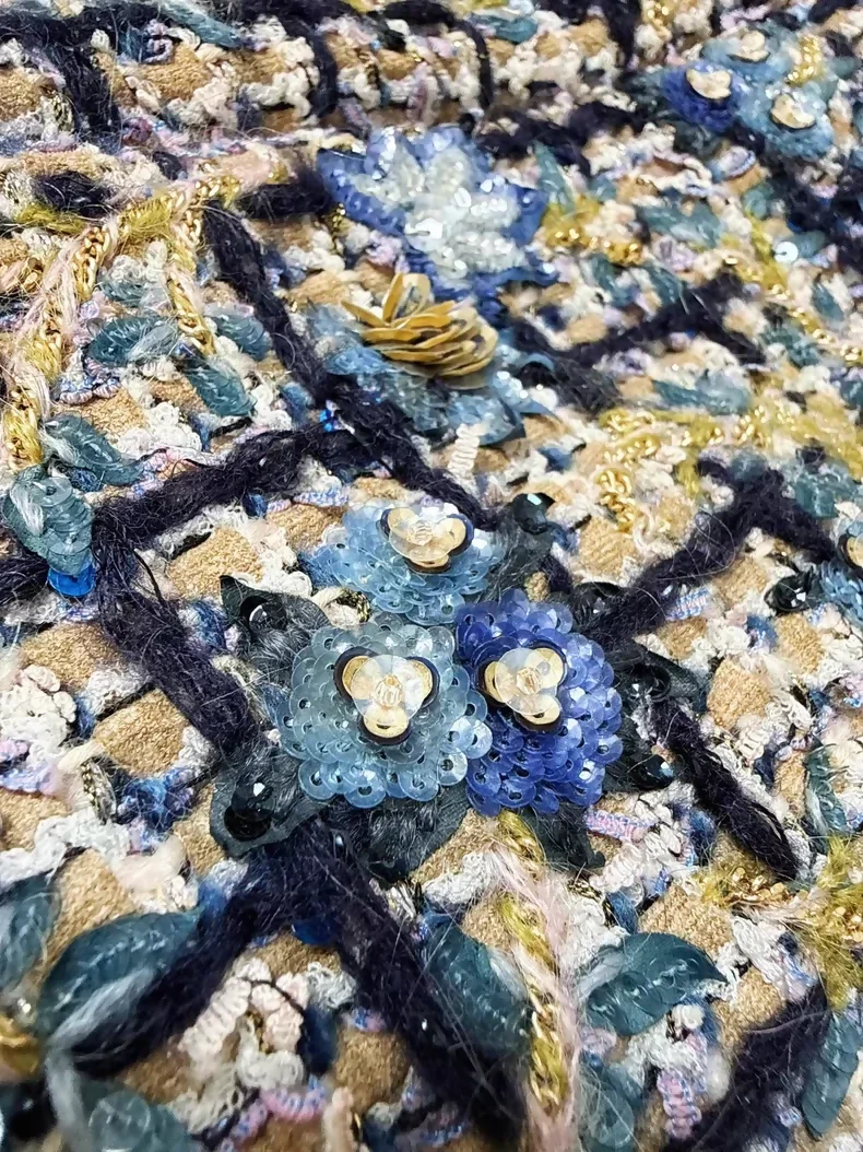 Chanel 21A khaki and blue sequined embroidered vest - Image 3