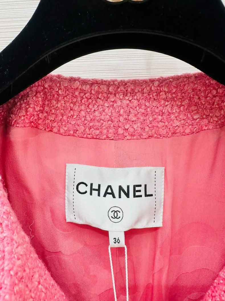 Chanel 22A pink tweed coat - Image 2