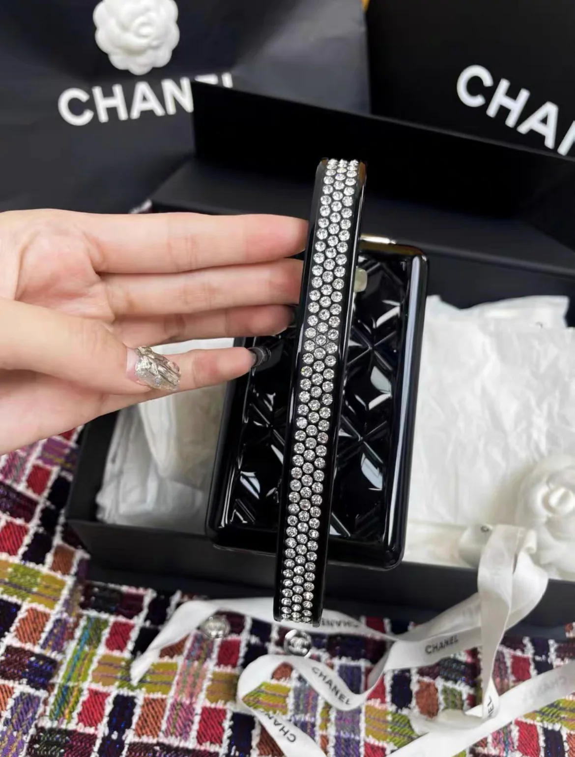 CHANEL MINAUDIÈRE LIMITED EDITION PLEXIGLASS TRAFFIC SILVER-TONE HARDWARE - Image 3