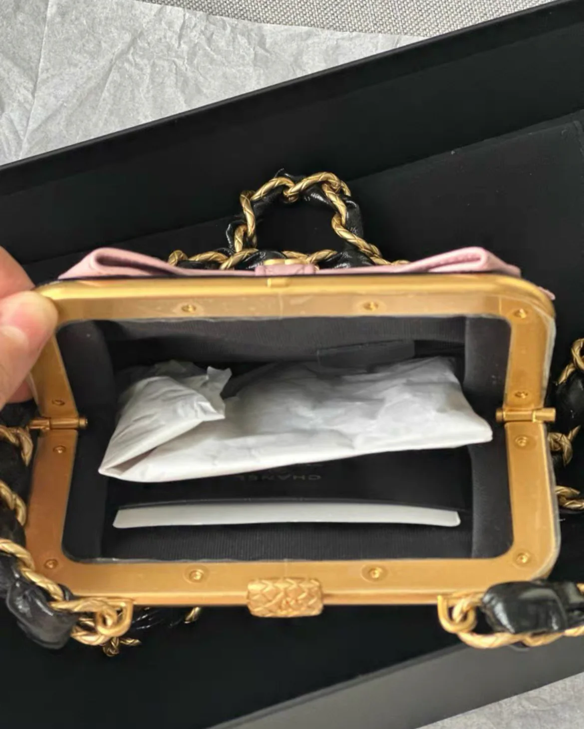 Chanel Mini Clutch with Bow Crossbody Bag Black Shiny Lambskin and Pink Patent Crumpled Lambskin Antique Gold Hardware - Image 2
