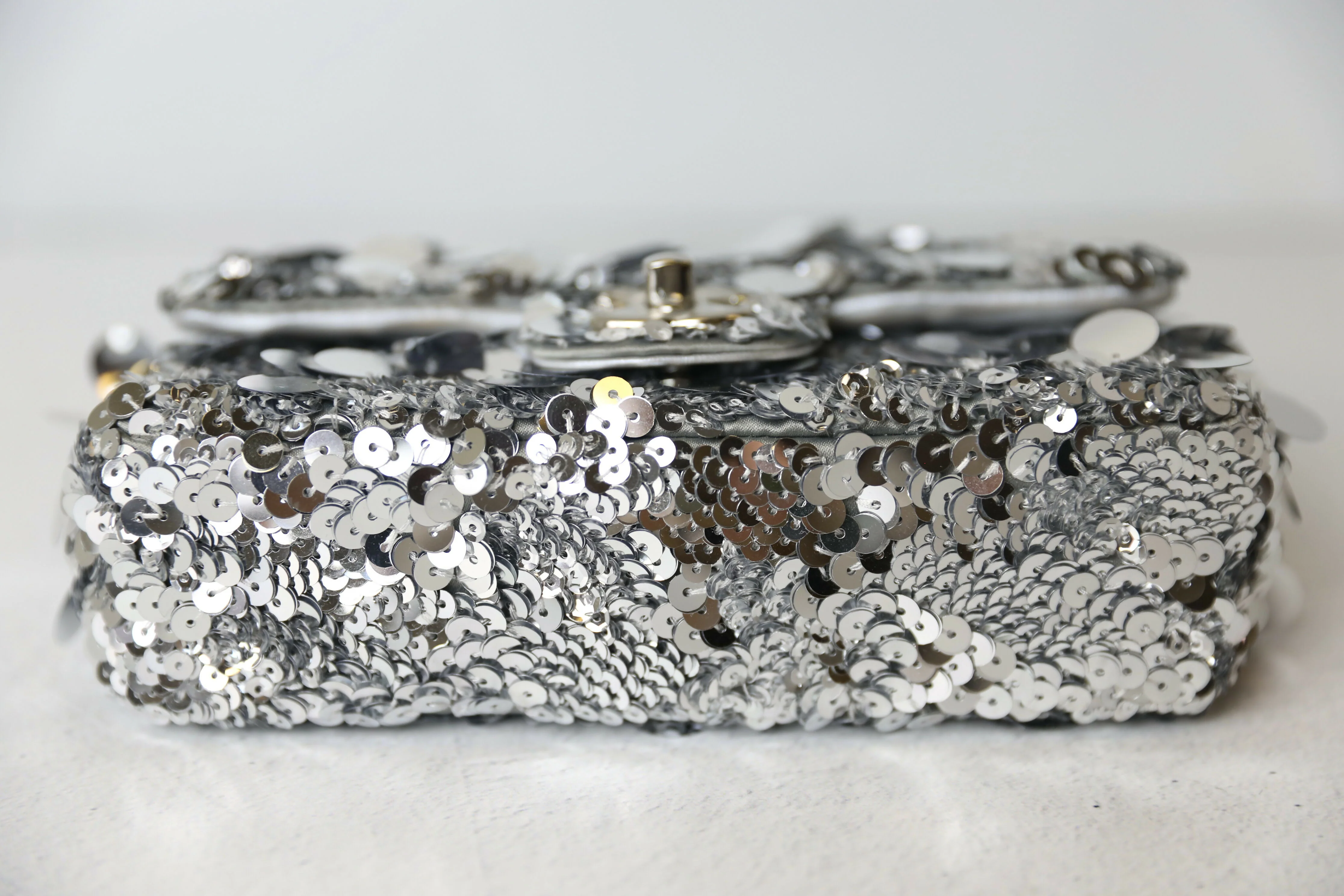 Chanel Mini Single Flap Silver Sequin Bag – Métiers d’Art 2022 - Image 4