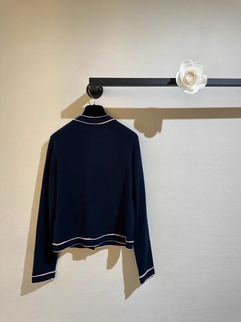 Chanel 21K navy blue round neck cardigan with pink trim - Image 2