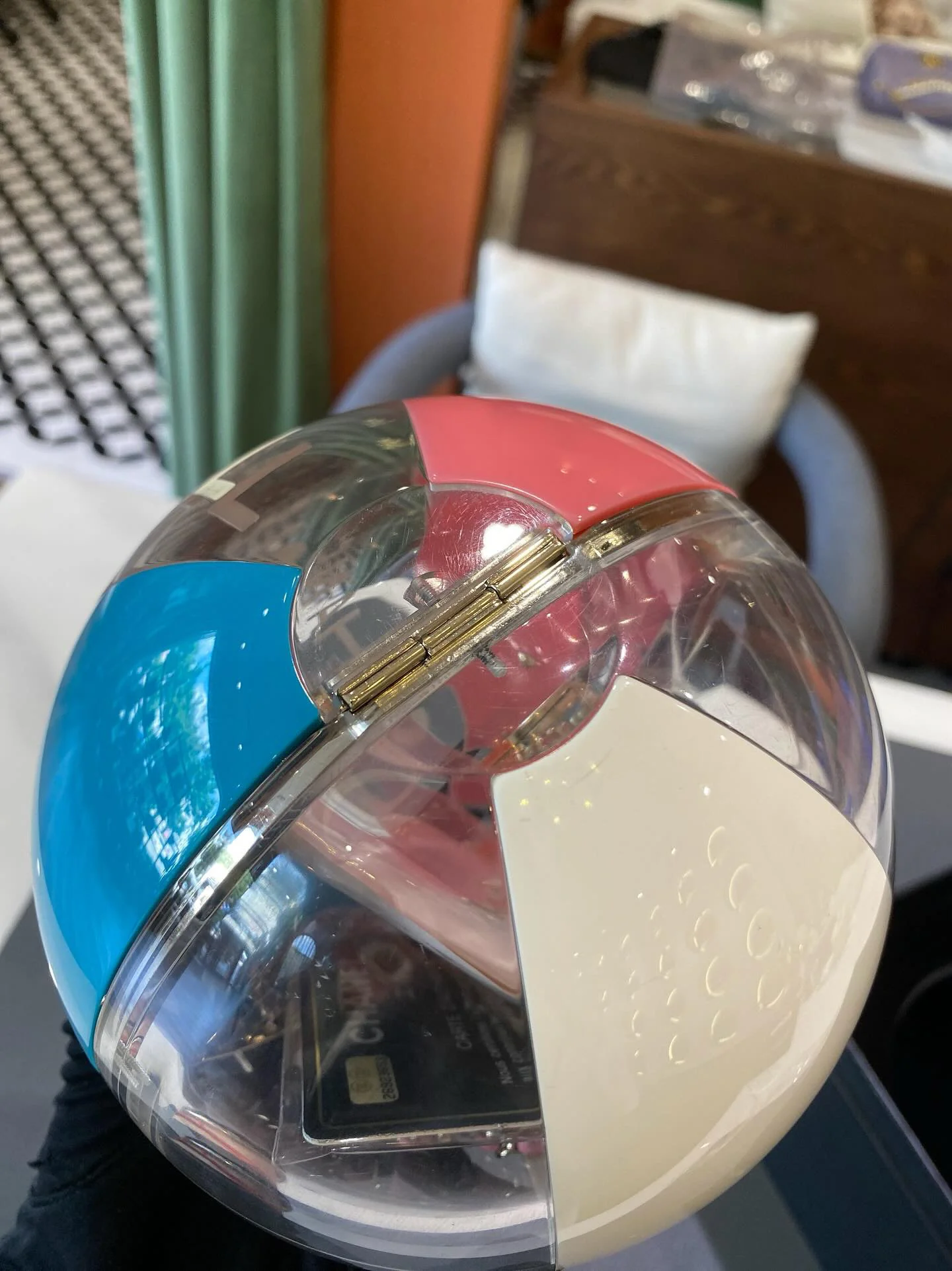Chanel 2019 Runway White Blue Pink Clear Round Beach Ball Evening Shoulder Bag - Image 10