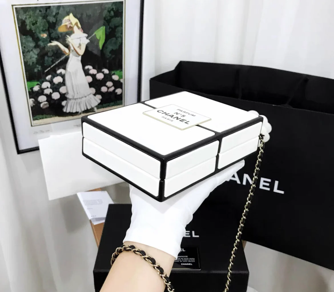 Chanel No.5 Perfume Box Minaudiere Clutch Bag 2021 - Image 3
