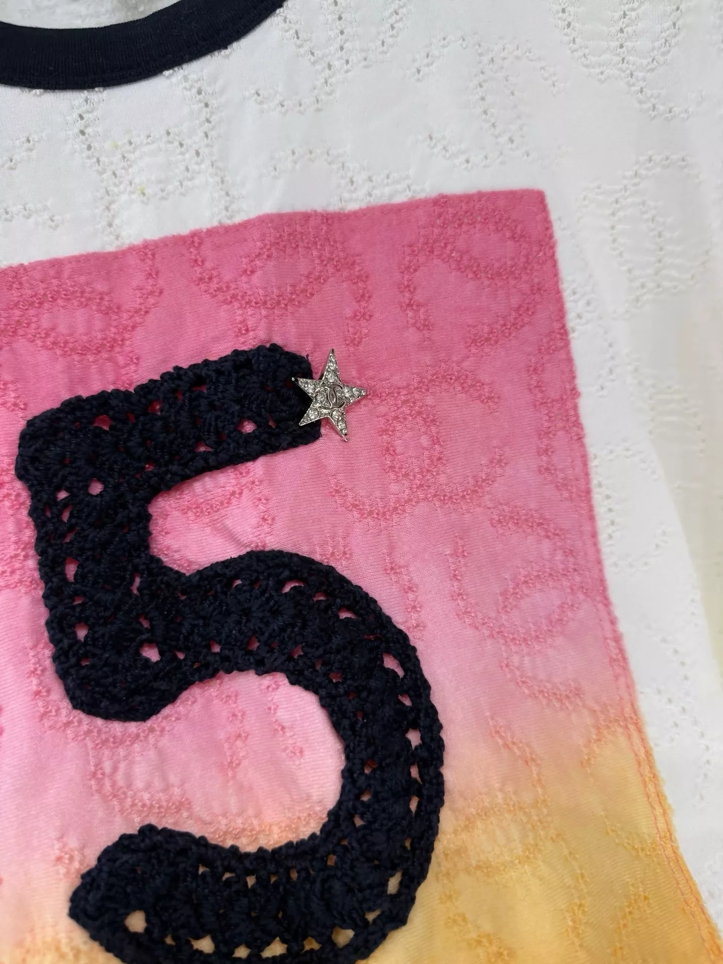 Chanel No. 5 top T-shirt - Image 3