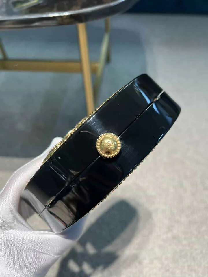 Chanel Owl Minaudière- Cruise 2018 collection - Image 3