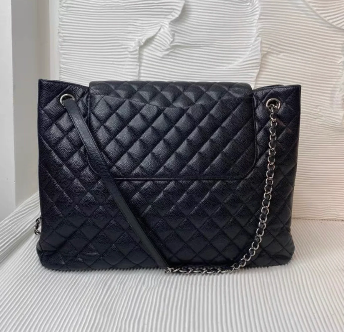 Chanel Paris-Edinburgh Black Caviar Flap Tote Bag - Image 2