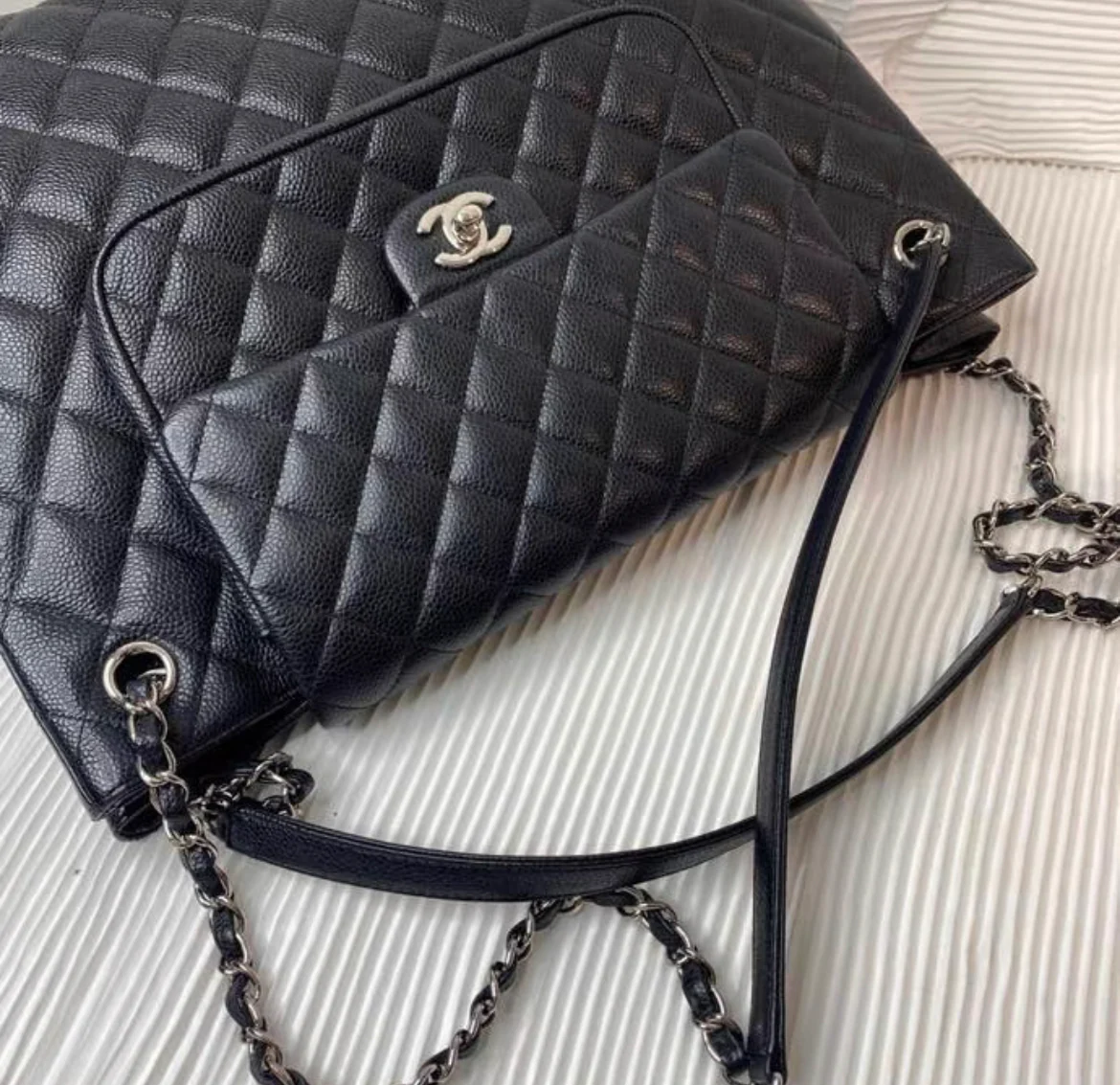 Chanel Paris-Edinburgh Black Caviar Flap Tote Bag - Image 6