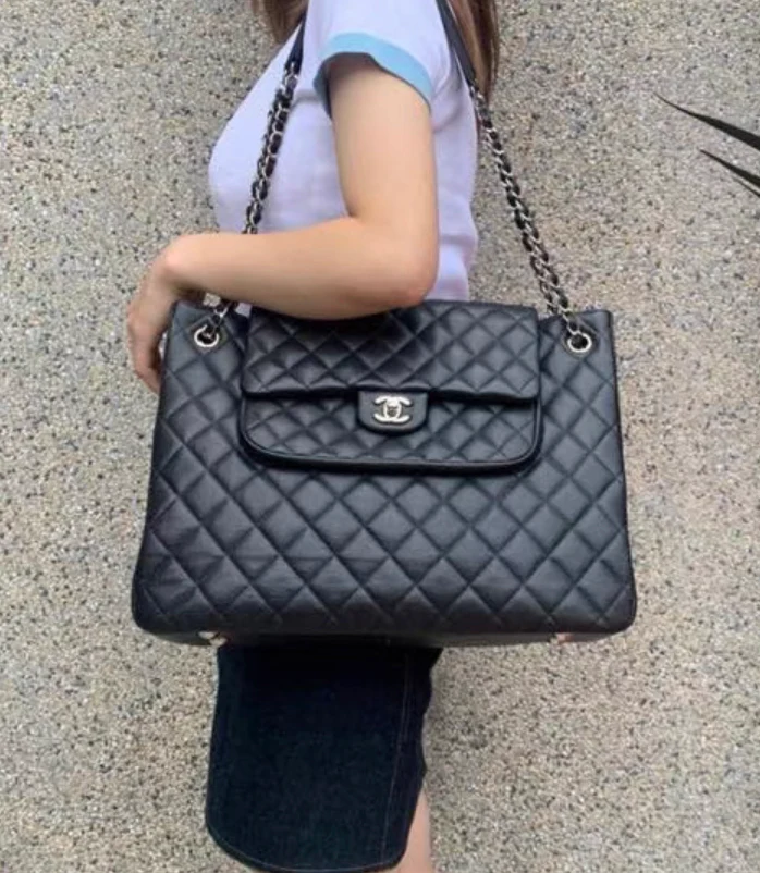 Chanel Paris-Edinburgh Black Caviar Flap Tote Bag - Image 8