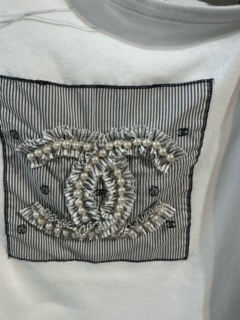 Chanel 24P white pearl logo off-shoulder top - Image 2