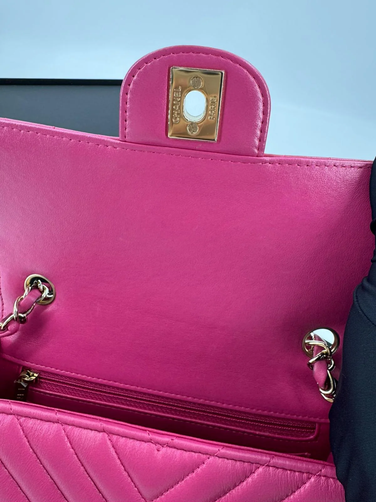 Chanel pink Lambskin Chevron Quilted Medium Double Flap - Image 10