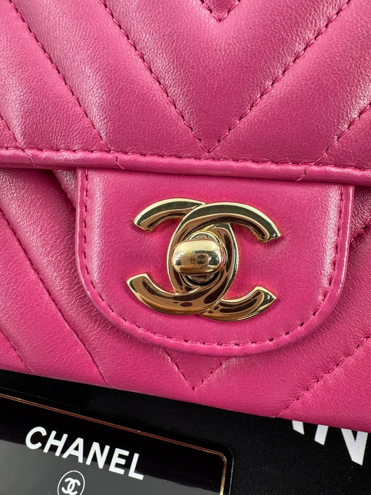 Chanel pink Lambskin Chevron Quilted Medium Double Flap - Image 4