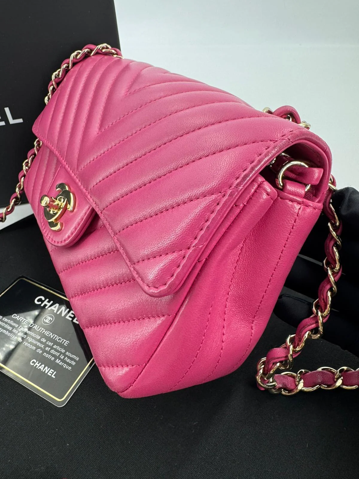 Chanel pink Lambskin Chevron Quilted Medium Double Flap - Image 5