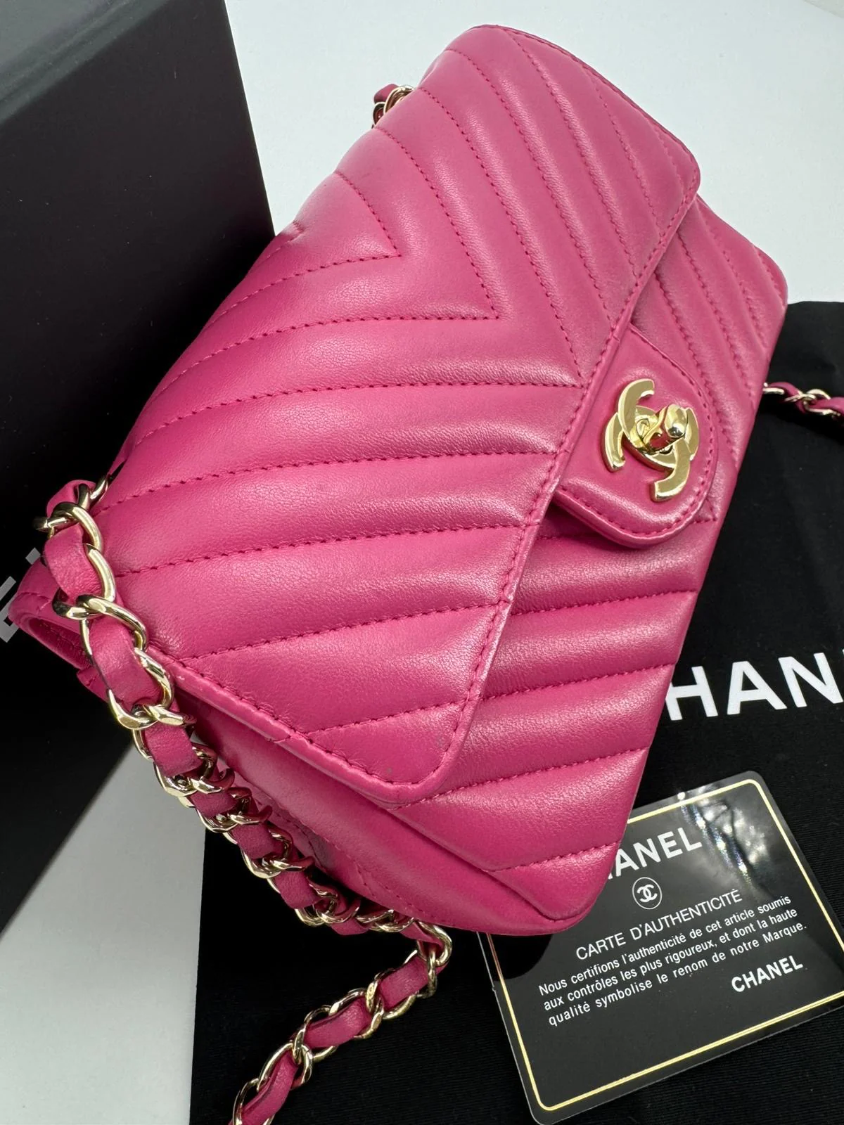 Chanel pink Lambskin Chevron Quilted Medium Double Flap - Image 6