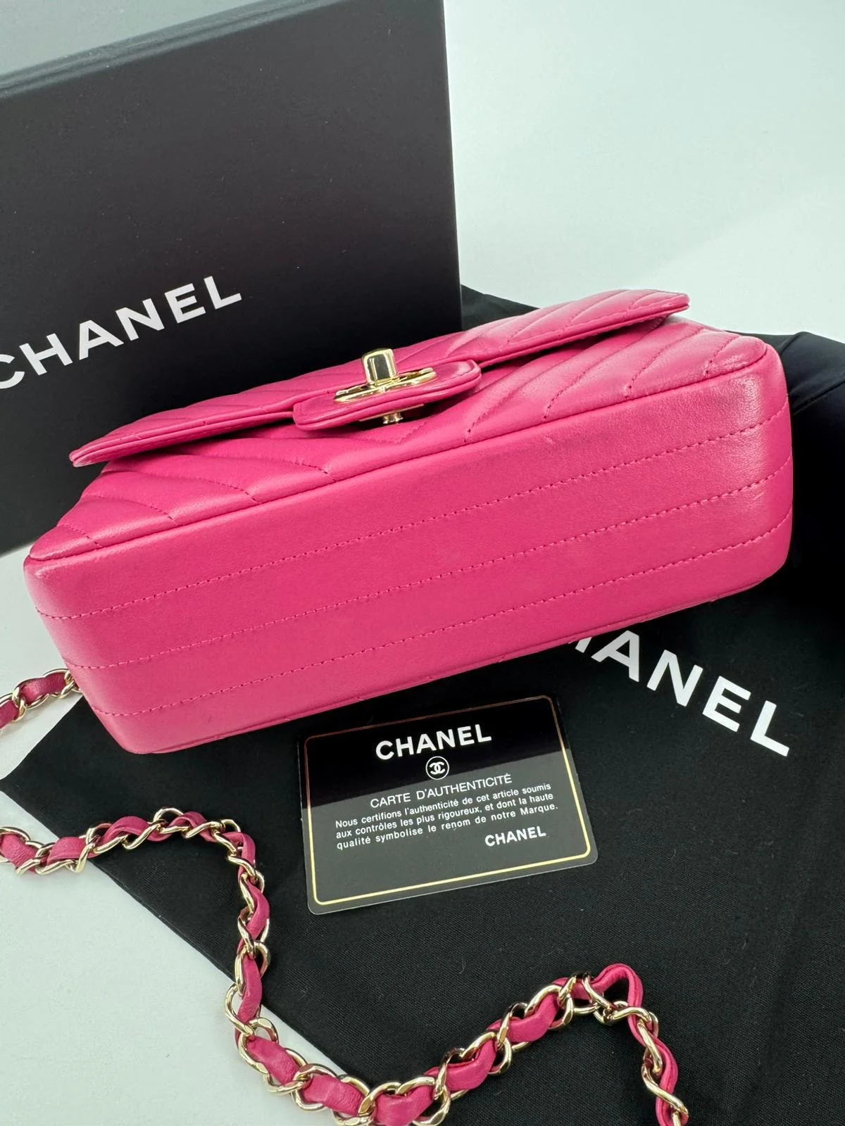 Chanel pink Lambskin Chevron Quilted Medium Double Flap - Image 7