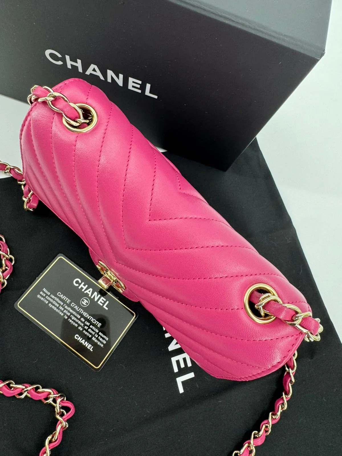 Chanel pink Lambskin Chevron Quilted Medium Double Flap - Image 8