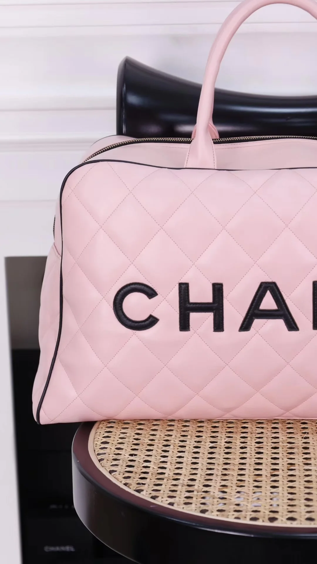 Chanel pink leather boston bag - Image 2