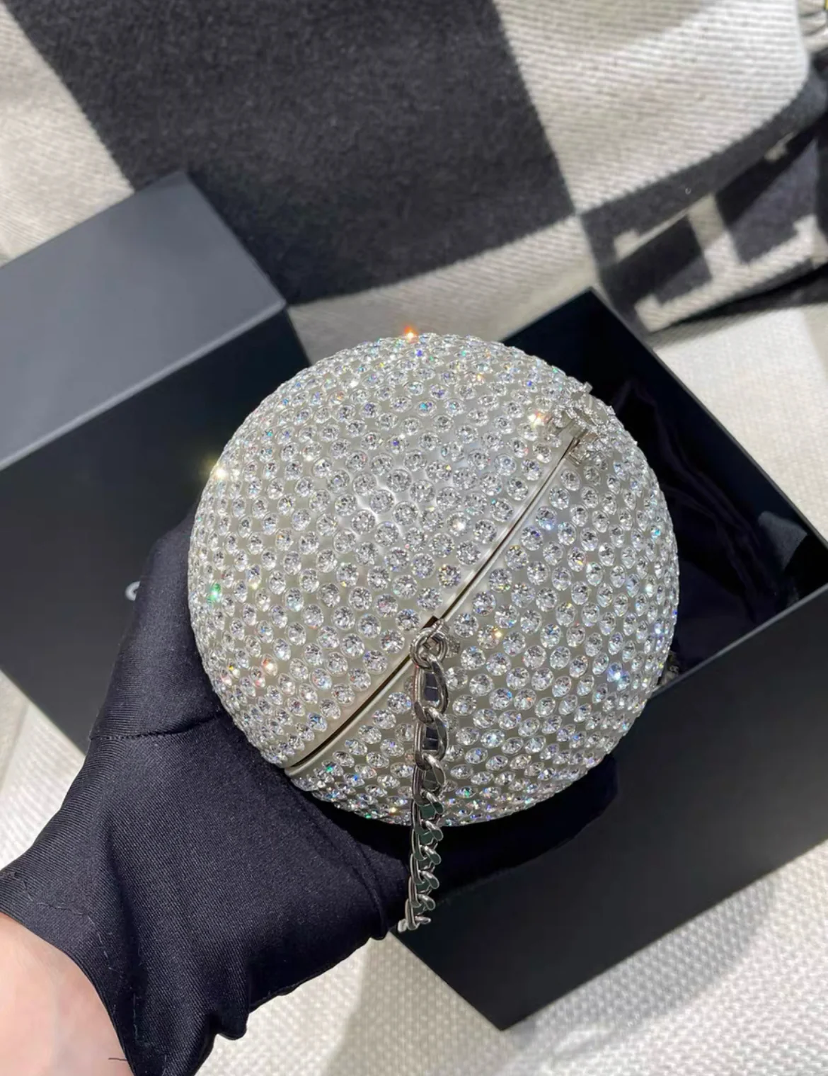 CHANEL Plexiglass Strass CC Round Minaudiere Clutch Silver - Image 3
