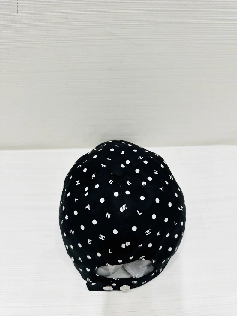 Chanel polka dot cap - Image 3