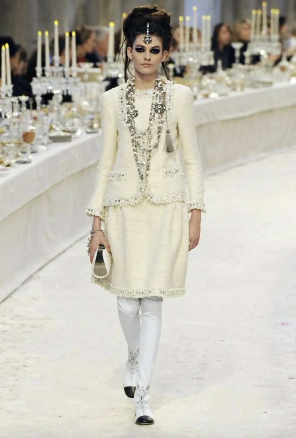 Chanel Pre-Fall 2012 Bombay Ecru Silver Embellished Tweed 12A Jacket - Image 10