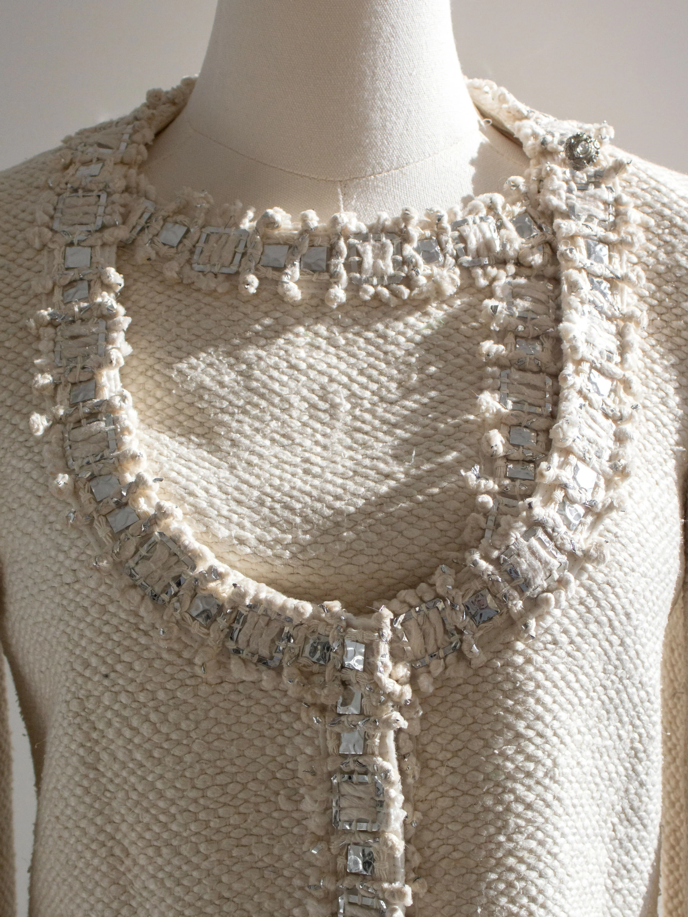 Chanel Pre-Fall 2012 Bombay Ecru Silver Embellished Tweed 12A Jacket - Image 3