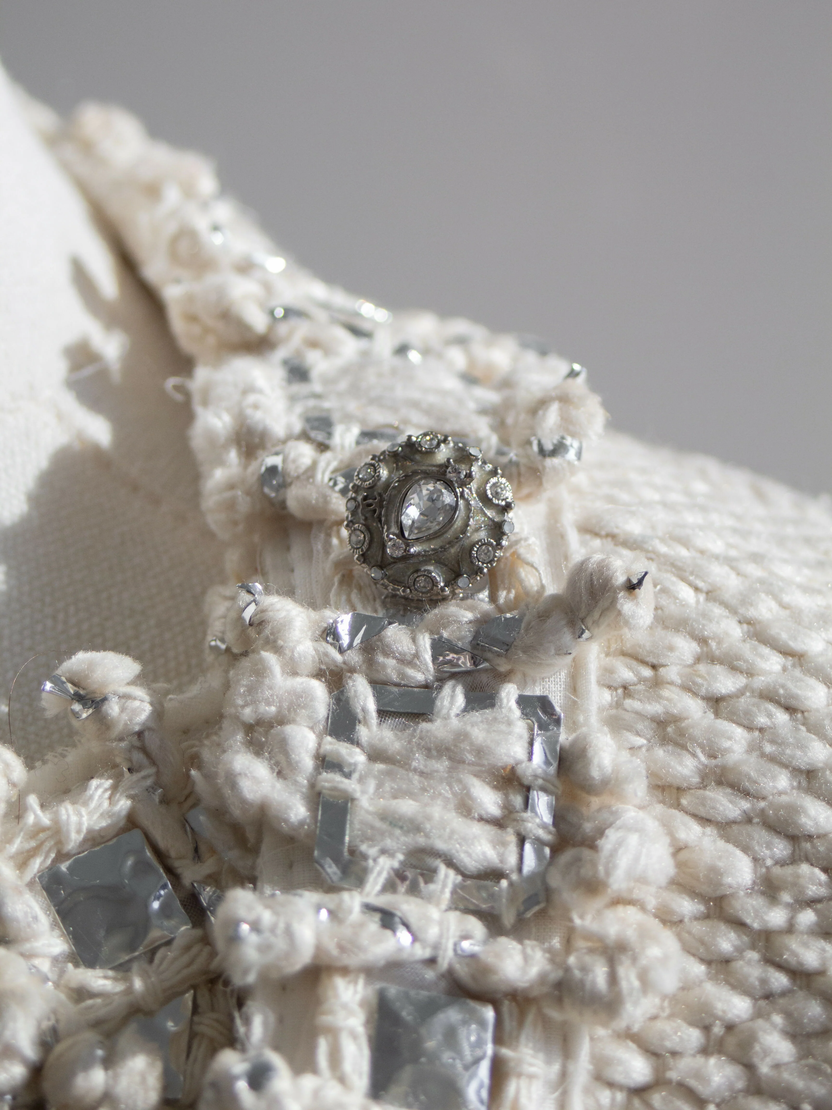 Chanel Pre-Fall 2012 Bombay Ecru Silver Embellished Tweed 12A Jacket - Image 6