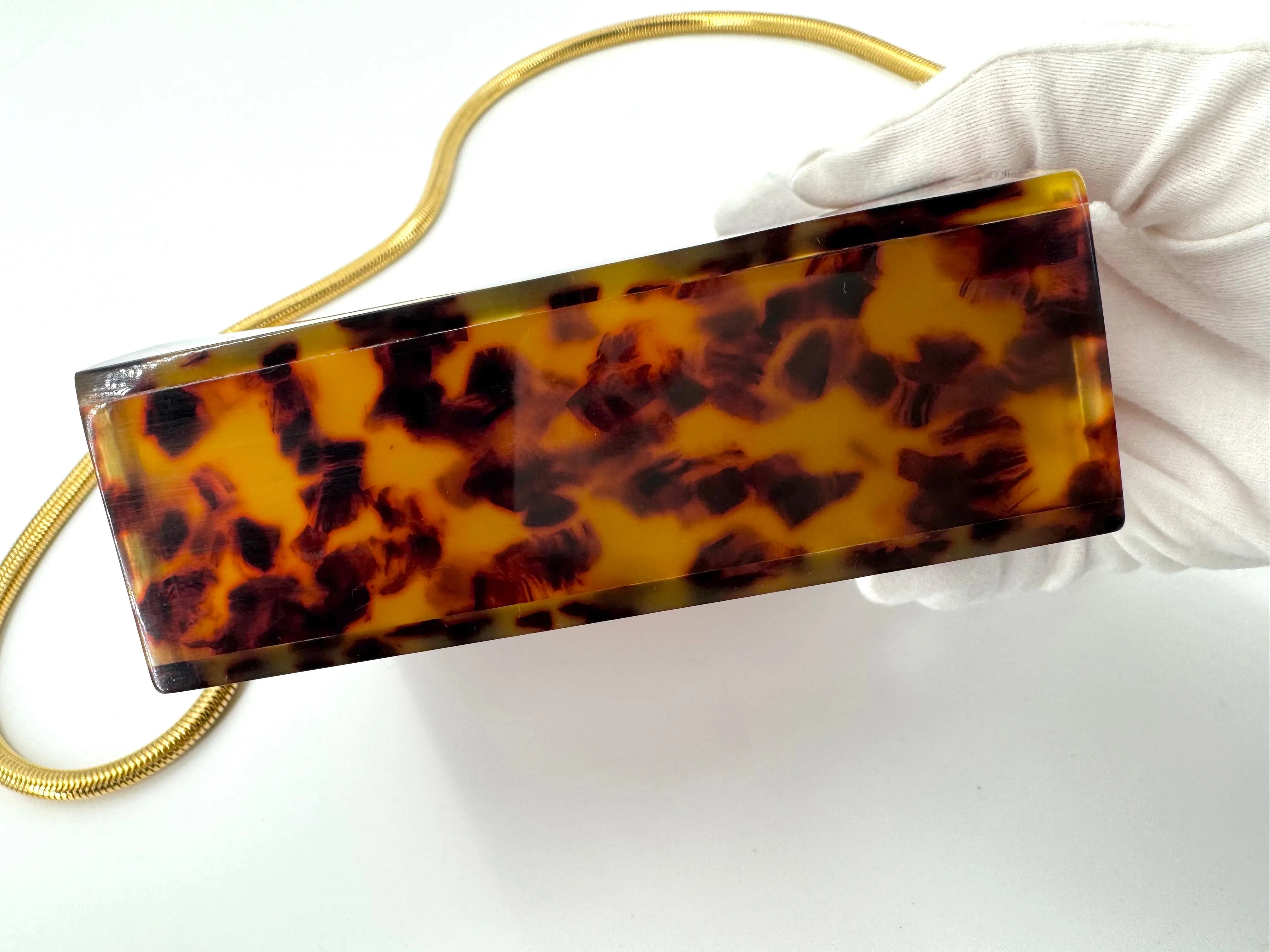 CHANEL 1997 Tortoiseshell shoulder bag with gold hardware - Image 2